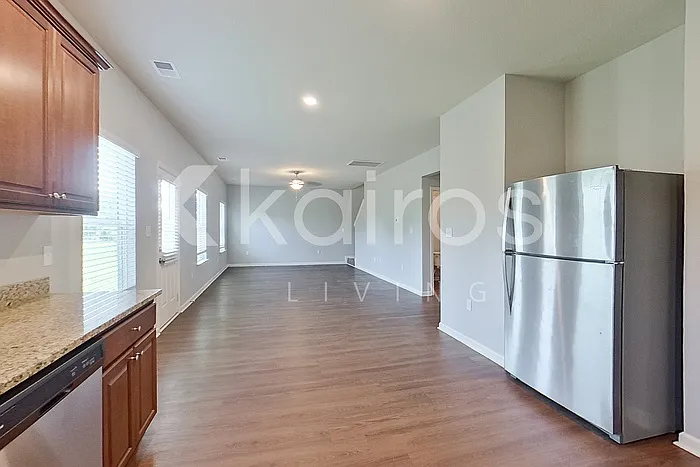 1111 Freedom Pkwy — Photo 12