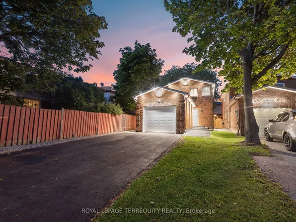 1013 Albacore Mnr, Pickering, ON L1W 3S9