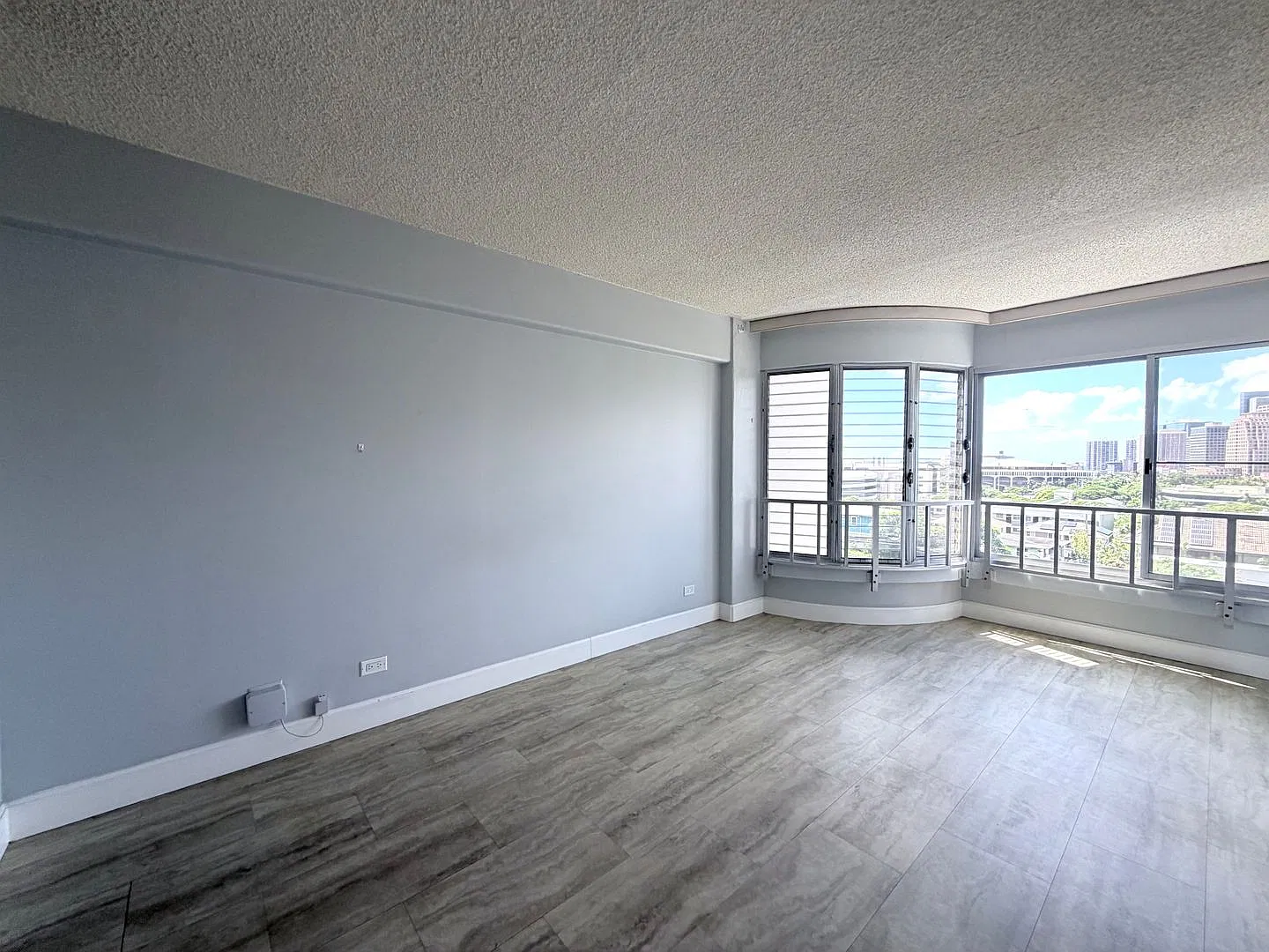 2 Bedroom, 2 Bathroom, 1 Parking (The Magellan) — Photo 3