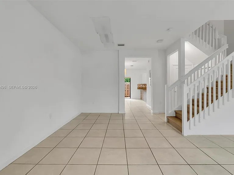 582 NE 207th St #582 — Photo 7