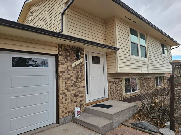 515 Montclair Dr, Cheyenne, WY 82009