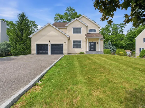 28 Hynard Place, Baldwin Place, NY 10505