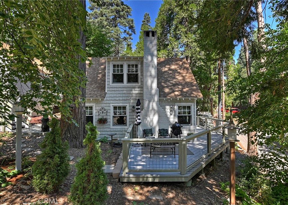 1st image of 816 Ivy Ln