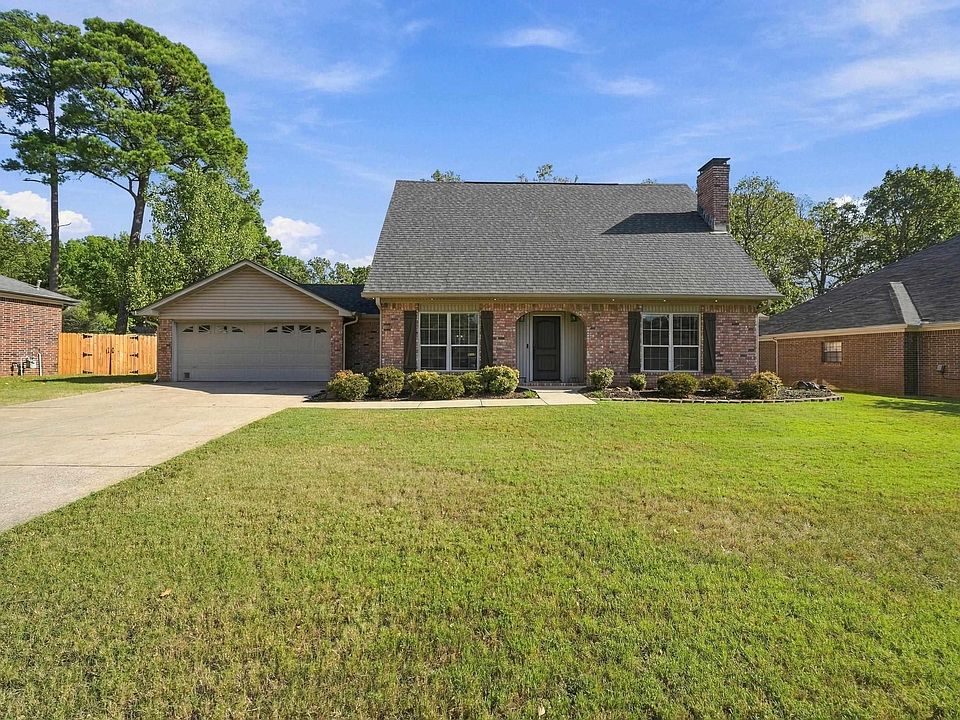 1st image of 8 Winona Dr
