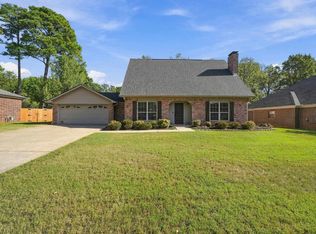 8 Winona Dr, Maumelle, AR 72113