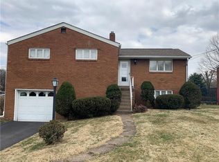 3903 McLean Dr, McKeesport, PA 15133