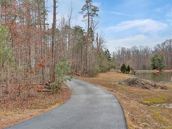 3rd image of 4389 Lynnecross Ct