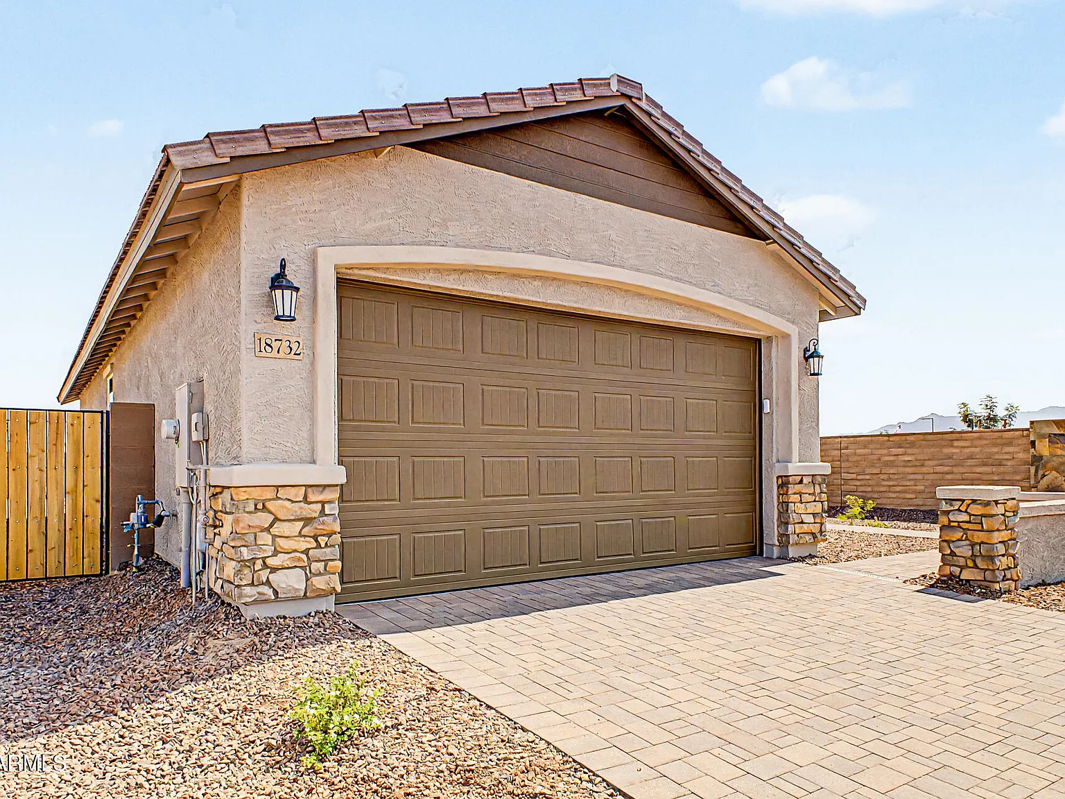 3 bed, 2.0 bath, 1232 sqft, $2,350 — Photo 3
