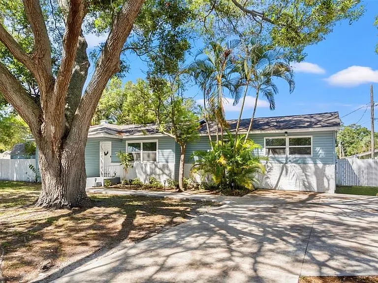 1830 30th Ln SW — Photo 1