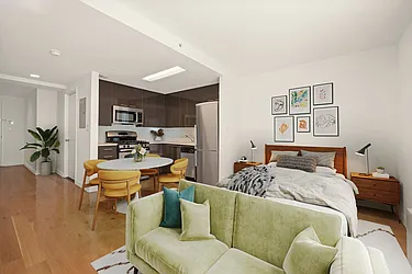 41-18 Crescent Street