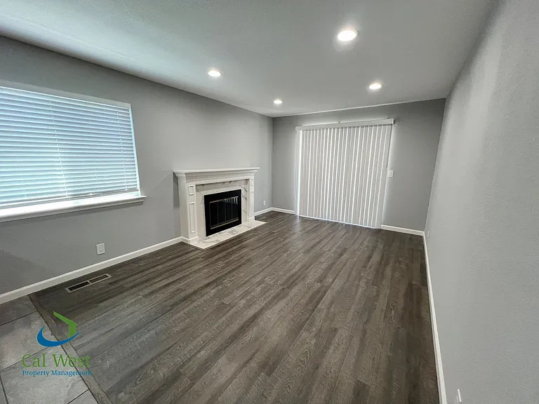 1567 Oriole Ave — Photo 7