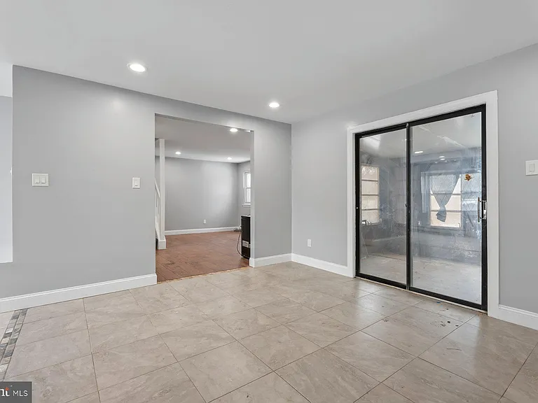 55 Presidential Dr — Photo 10