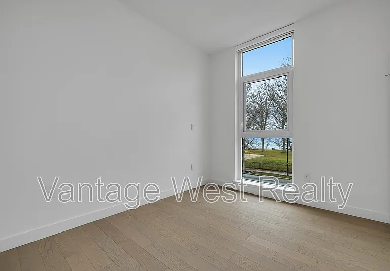 3389 Lakeshore Rd #216 — Photo 13
