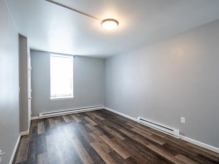50-62 East St — Photo 11