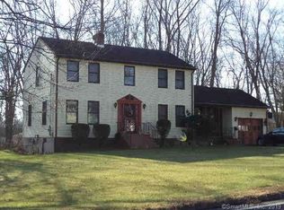 31 Gilbert Ave, Bloomfield, CT 06002