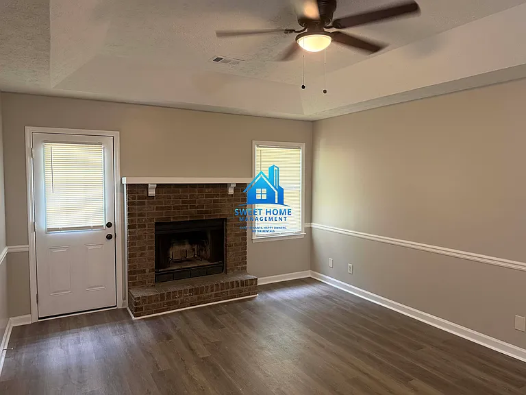 438 Timberlane Dr — Photo 4