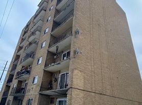 575 University Ave W