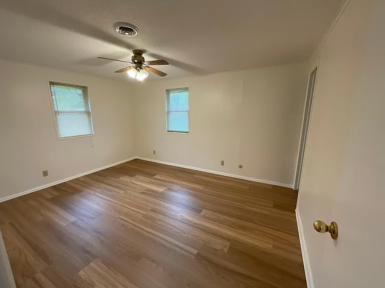 408 Cone St — Photo 15