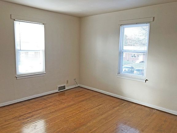 3rd image of 4525 Indianola Ave #4502-04