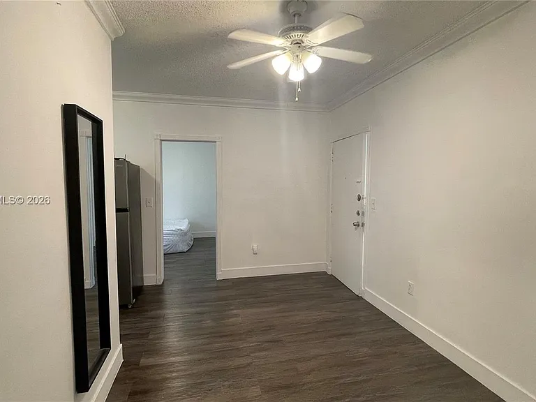 1043 NW 2nd St #9 — Photo 8