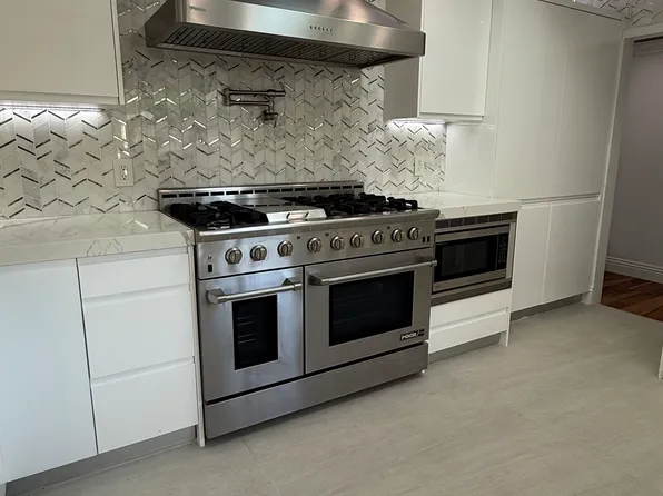 10500 Collett Ave, Granada Hills, CA 91344