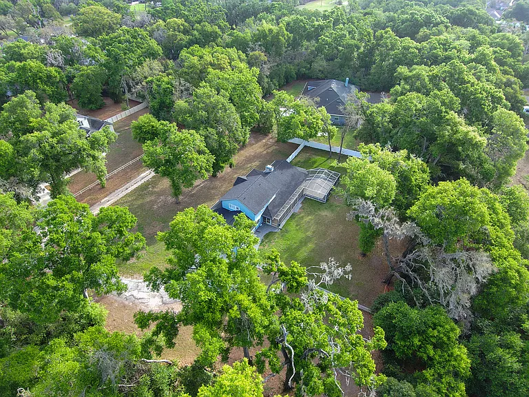2119 Shady Oaks Dr — Photo 43