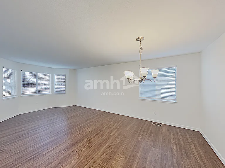 11384 Kenton St — Photo 5