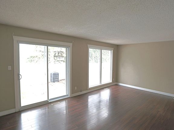 3rd image of 87 Brookwood Dr #119