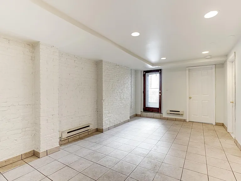 904 French St NW #2 — Photo 6