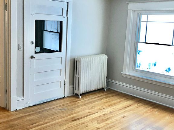 4th image of 114 Litchfield St Unit 2
