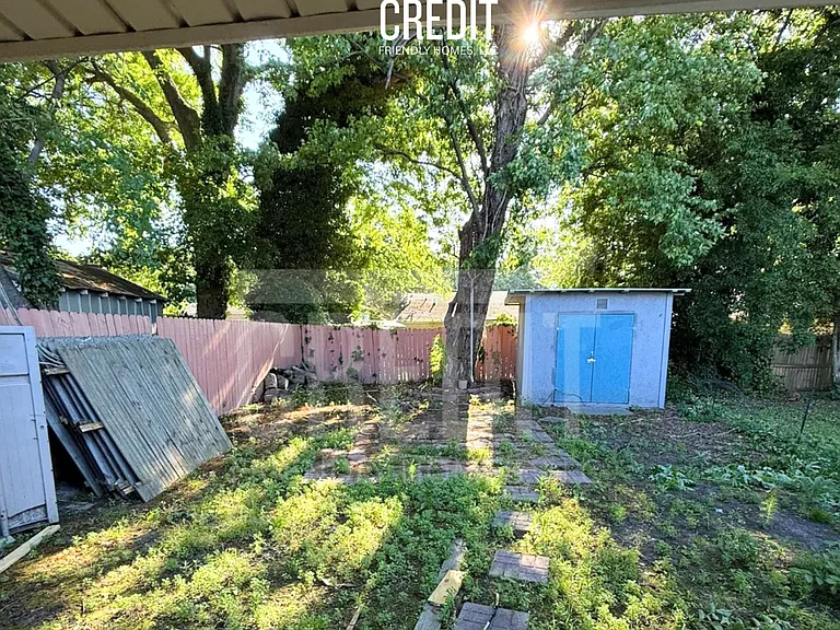 35 Redwood St — Photo 2