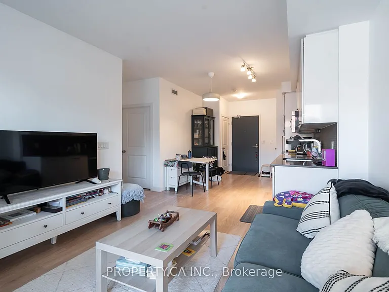 105 George St #303 — Photo 12