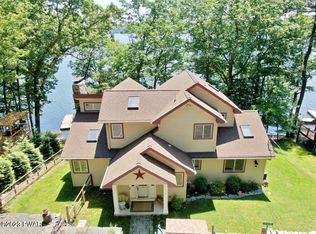 118 Crestview Dr, Lakeville, PA 18438