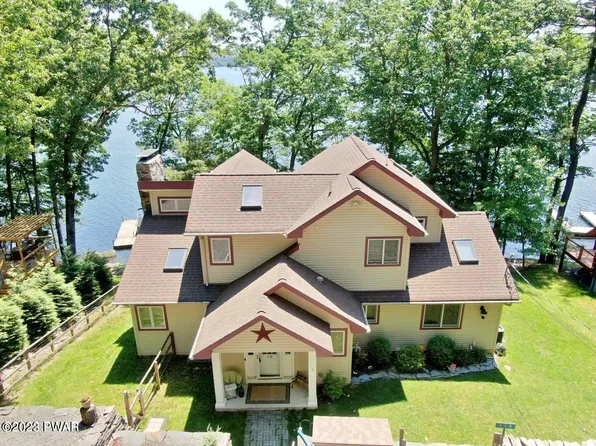 118 Crestview Dr, Lakeville, PA 18438