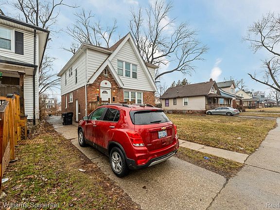 3rd image of 14565 Hubbell St