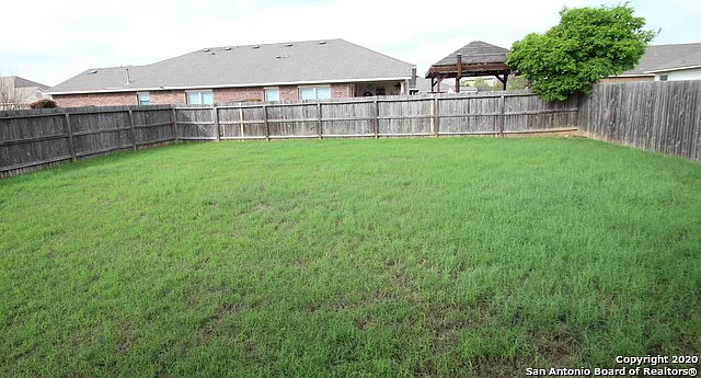 2207 Petseri Park — Photo 27