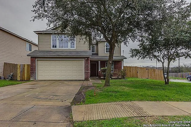 222 Hallie Cv — Photo 1
