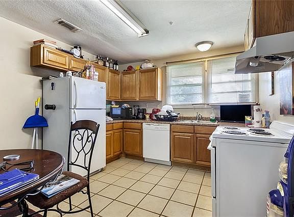 5th image of 1120 Lebeau St