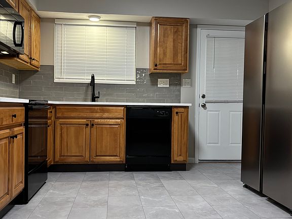 4th image of 10258 Jeffleigh Ln