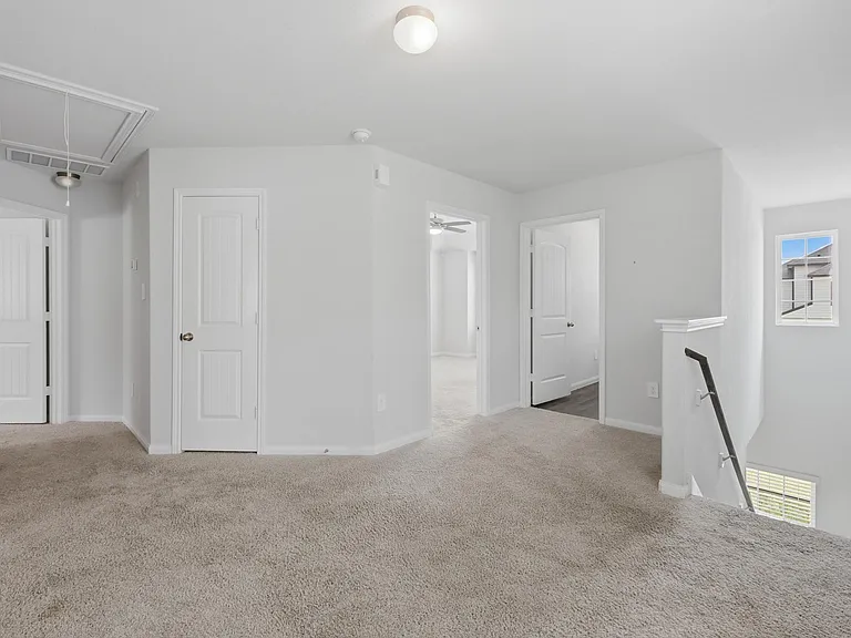 961 Harper Ln — Photo 13
