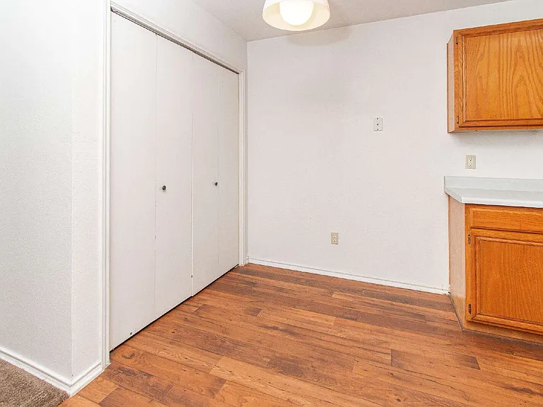 1703 Cedarhill Dr #B — Photo 5
