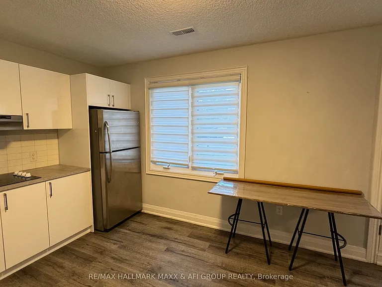 2 Lambeth Sq #BACHELOR — Photo 9