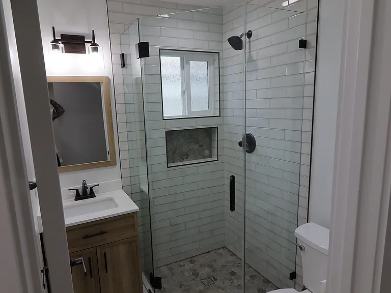205 W Nubia St #A — Photo 7