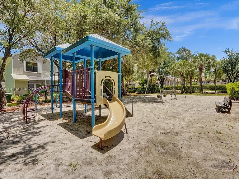7858 Dixie Beach Cir #7858 — Photo 21