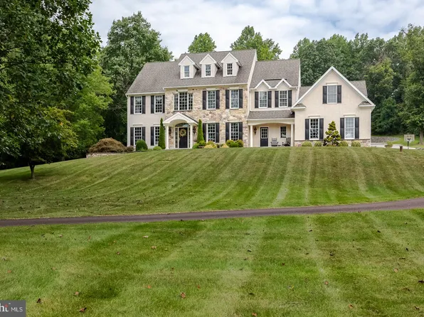 1231 Saint Peters Rd, Pottstown, PA 19465