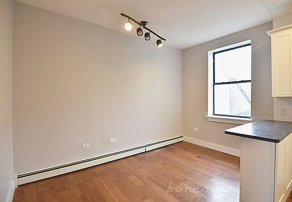 3rd image of 707 Saint Nicholas Ave