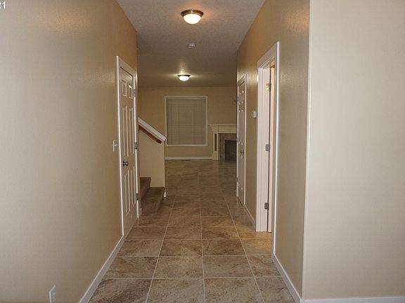 5th image of 10207 NE 115th Ave