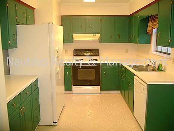 3rd image of 604 W 14th St