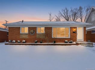 23024 Playview St, Saint Clair Shores, MI 48082