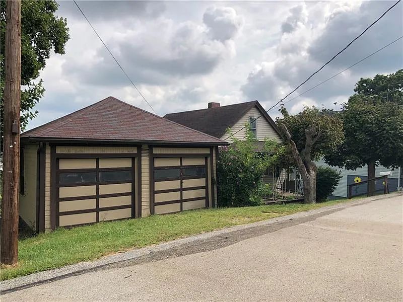 118 Charles St photo 1